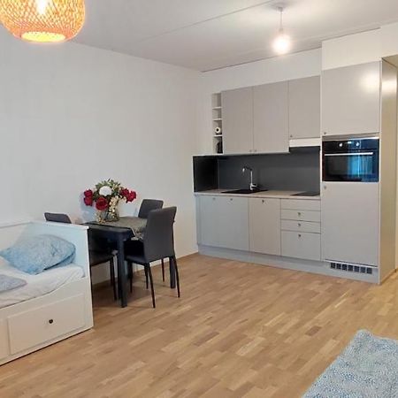 Appartamento Ruby Studio 5Min To Vantaa Airport And 20Min To Helsinki Center Esterno foto