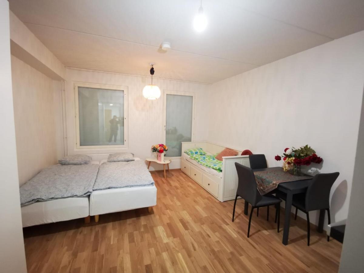 Appartamento Ruby Studio 5Min To Vantaa Airport And 20Min To Helsinki Center Esterno foto